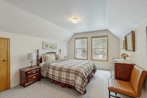WiFi, bed sheets - Cozy, dog-friendly getaway with wood stove & washer&dryer (Soda Springs)