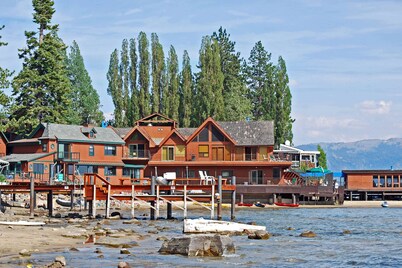 Cute cabin with spacious porch, walk to beach & dining, central to ski resorts