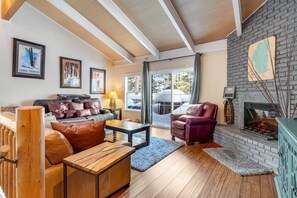 TV, fireplace, offices - Dog-friendly mountain getaway near skiing & lake with water views & private balcony (Incline Village)