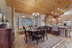 Dining - Stunning Large Custom Family Home with Fireplace, Yard, Views (South Lake Tahoe)