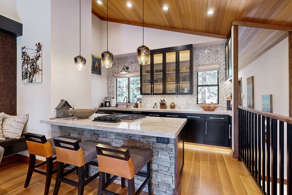 Fridge, microwave, oven, stovetop - Luxury Northstar condo with new appliances, two decks, and shared pool (Truckee)