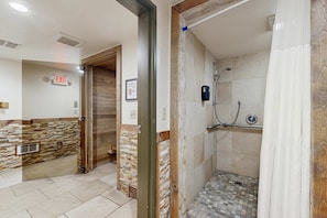 Shower, hair dryer, towels, shampoo - First-Floor Studio w/Free WiFi, Shared Heated Pool, Seasonal Pool, Private Beach (South Lake Tahoe)