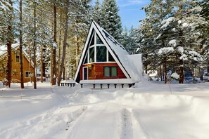 Exterior - Beautiful A-frame home with deck, streaming, and dog friendly - near skiing (South Lake Tahoe)