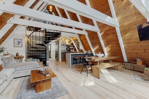 TV, fireplace, DVD player, offices - Beautiful A-frame home with deck, streaming, and dog friendly - near skiing (South Lake Tahoe)