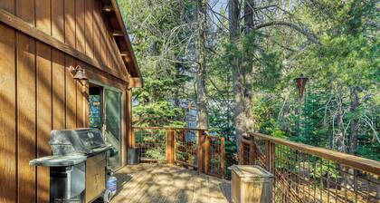 Cozy, dog-friendly, Tahoe home near rec centers for pools, gyms, & sports courts