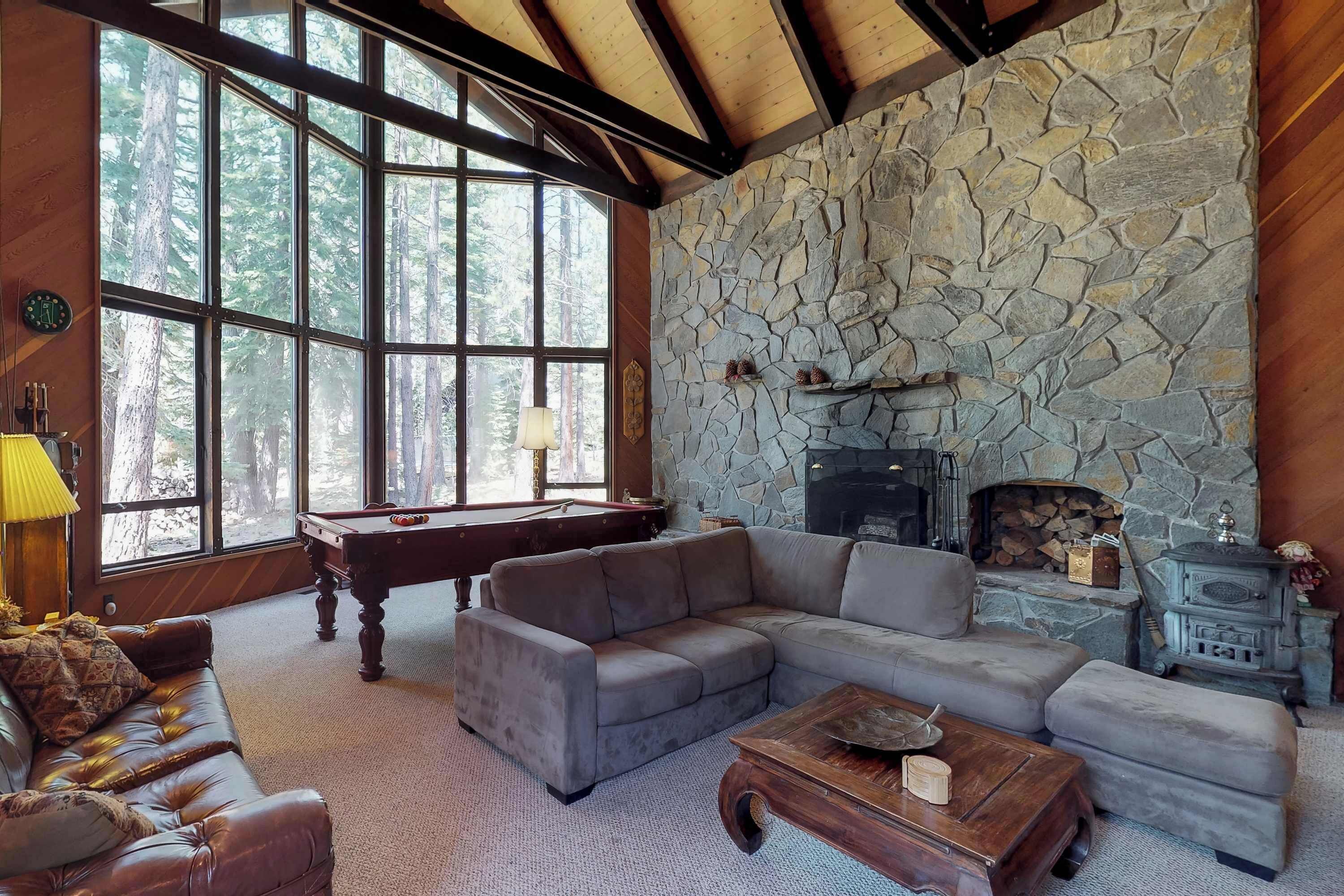 Family-friendly Cabin With Shared Pool, Hot Tub, & Tennis - Near Golf & Skiing - Donner Lake, CA