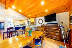 Dining - Spacious Home with Gorgeous Forested View, Pool Table, Private Hot Tub & Deck (Truckee)