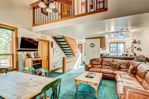 TV, fireplace, DVD player, stereo - Dog-Friendly Mountain Getaway Near the Slopes with Private Balcony & Rec Center (NorthStar-Truckee)