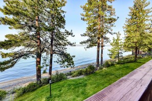 Property grounds - Lakefront getaway with Private beach access & balcony, sleeps 6 (Zephyr Cove)
