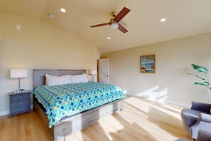 WiFi, bed sheets - New-Build Tahoe Keys Haven with Pool Table, Decks & Mountain Views - Near Beach (South Lake Tahoe)