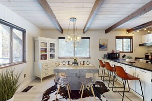 Dining - Family-friendly cabin with fireplace, bikes, loft, games, & skiing nearby (South Lake Tahoe)
