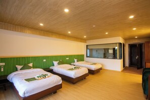 Spa - Deluxe Triple Room at hotel peaceful cottage Nagarkot (Bagmati Province)