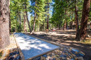 تناول الطعام بالخارج