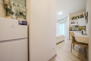 Comfort Studio, Courtyard View | Interior - Crystel Apartment - 15 min da Milano (Cormano)