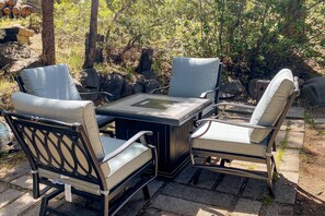 Outdoor dining - Mountain-side home base with fireplace, WiFi, full kitchen & patio with firepit (Kings Beach)