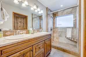 Shower, hair dryer, towels - Dog-friendly modern abode with large yard, fireplace, cable & washer&dryer (Incline Village)