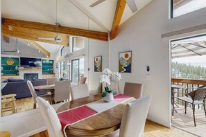 Dining - Three-story townhome with stunning Lake Tahoe view, 2 fireplaces & 2 balconies (Incline Village)