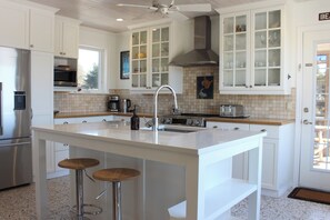 Private kitchen - Peaceful 4BR South Shore Escape – Steps to Beach (Rice Point)