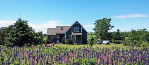 Peaceful 4BR South Shore Escape – Steps to Beach