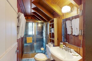 Dusche, Haartrockner, Handtücher