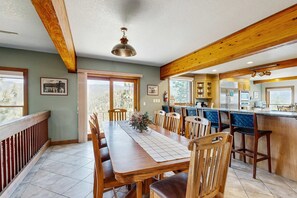 Dining - Lake- & mountain-view lodge with hot tub, rooftop deck & pool table, sleeps 10 (Zephyr Cove)