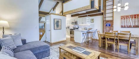 TV, fireplace, offices