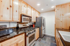 Private kitchen - Olympic Valley condo with pool, hot tub, tennis, fireplace, & private balcony (Olympic Valley)