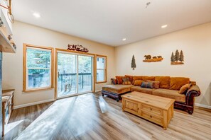 Living area - Olympic Valley condo with pool, hot tub, tennis, fireplace, & private balcony (Olympic Valley)