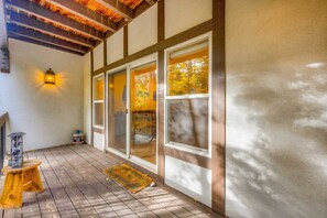 Terrace/patio - Olympic Valley condo with pool, hot tub, tennis, fireplace, & private balcony (Olympic Valley)