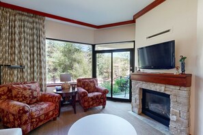 TV, fireplace, offices - Everline Resort & Spa adjoining condos with pool, hot tub, ski-in/ski-out locale (Olympic Valley)