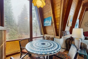 Dining - Large dog-friendly home, deck, & full kitchen (Truckee)