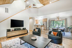 TV, offices - Family-Friendly Home with Shared Hot Tub & Pool, High-Speed WiFi, Wood Stove (Truckee)