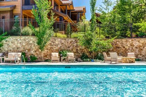 Pool - Gorgeous condo with private hot tub, fast WiFi, AC & pool access (Park City)