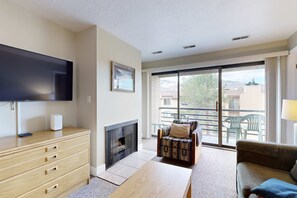 TV, fireplace - Mountain-view condo with fireplace, near skiing & main street, on shuttle route (Park City)