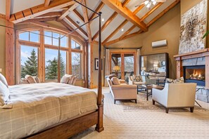 Desk, iron/ironing board, travel cot, WiFi - Luxury lodge with hot tub, sauna, game room, movie room & Deer Valley views (Park City)