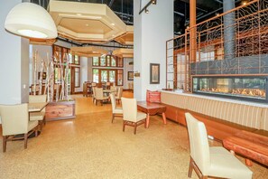 Dining - Ideally located ski-in/out suite with pool & hot tub access (Park City)