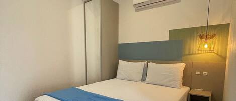 Basic Apartment | Laptop workspace, free WiFi