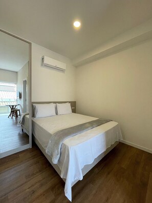 Basic Apartment | Laptop workspace, free WiFi