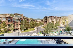 Pool - Walk-to-lift studio with hot tub, sauna, pool, gym, & game room - Dog friendly (Park City)