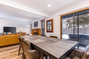 Dining - Central townhouse with private hot tub, wood fireplace, & ski shuttle access (Cottonwood Heights)