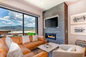 TV, fireplace - Brand-new townhome with views & hot tub  - 12 mins to Park City & Deer Valley (Hideout)