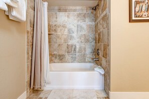 Shower, hair dryer, towels - Cozy townhome within walking distance to skiing & downtown with fast WiFi & W&D (Park City)