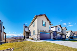 Exterior - Stunning townhome with unobstructed views, amenities for the health conscious (Heber City)