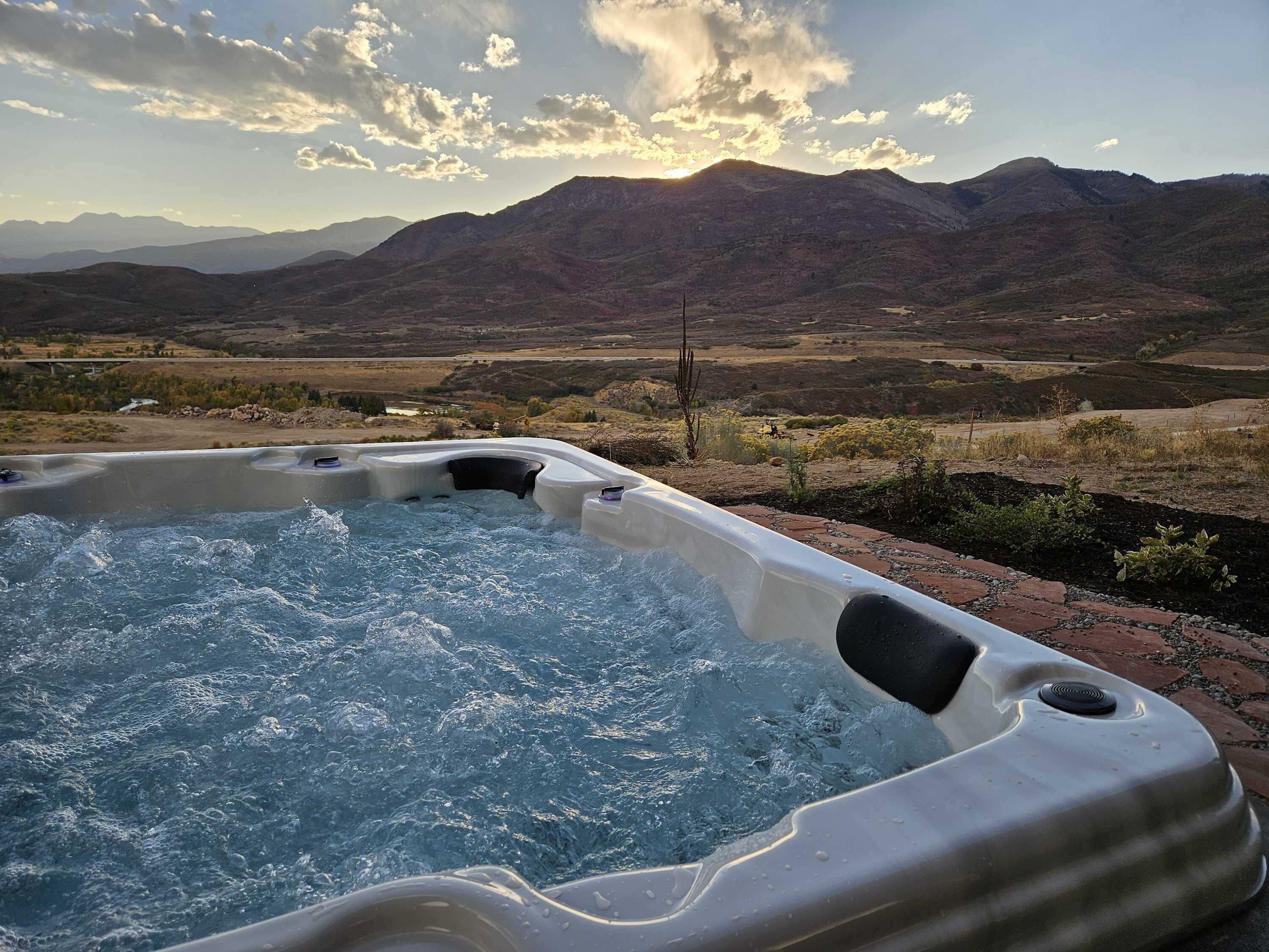 Outdoor spa tub