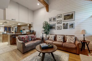 TV, fireplace, DVD player, offices - Remodeled All-Season Escape - Heated Pool , Hot Tub, Pickle B - Stroll to Lifts (Park City)