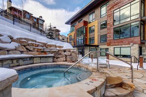 Pool - All-Suite Ski-In, Ski-Out Penthouse - Pool, Hot Tub & Mountain-View Balcony (Park City)