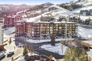 Exterior - All-Suite Ski-In, Ski-Out Penthouse - Pool, Hot Tub & Mountain-View Balcony (Park City)