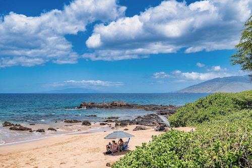 Haleakala Shores A-411 - Modern 2br/2ba, 2 King Beds, Sleeps 4, Split AC, Wi-fi