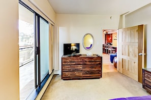 Interior - Park City condo with pool & hot tub access - walk to PCM Lifts (Park City)