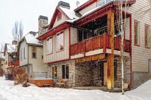 Exterior - Contemporary Home with Private Hot Tub, Fireplace, Garage Parking, & Shared Pool (Park City)